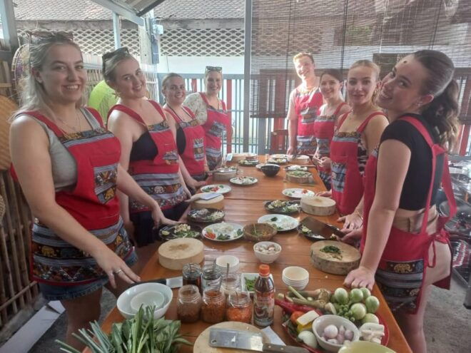 Chiang Mai : Small Group Thai Cooking Class With Market Tour - Cooking Class Details