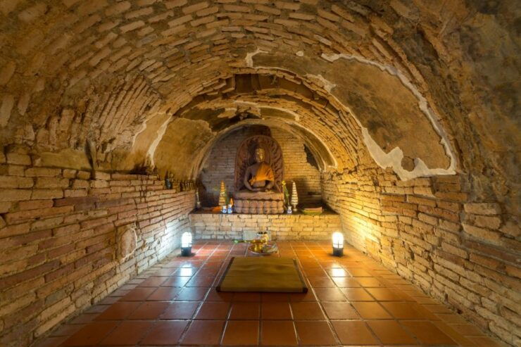 Chiang Mai Temple Tour: Discover Hidden Gem Northern Temples - Wat Lok Moli: Serene Hidden Gem