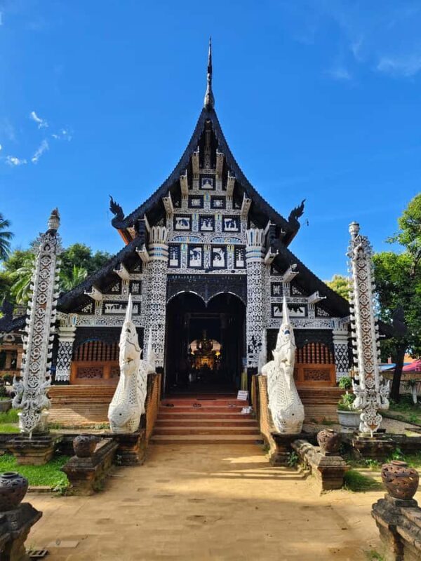 Chiang Mai: Temple Walking Tour with Ex-Monk & Meditation - Wat Chiang Yuen: The Red Temple with Burmese Flair