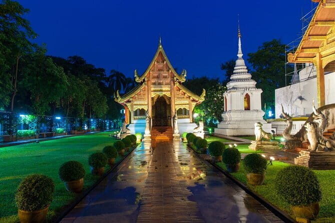 Chiang Mai Temples and Market Tuk Tuk Night Tour - What to Expect Throughout the Tour