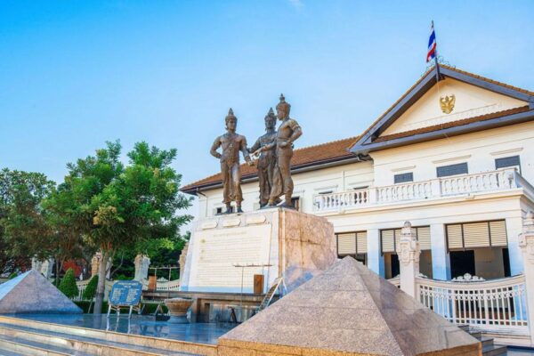 Chiang Mai: Temples and Street Food Night Tour by Tuk Tuk - Dress Code and Additional Information