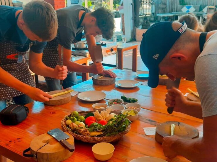 Chiang Mai: Tradition Thai Cooking Class With Market Tour - Booking and Reservation Process