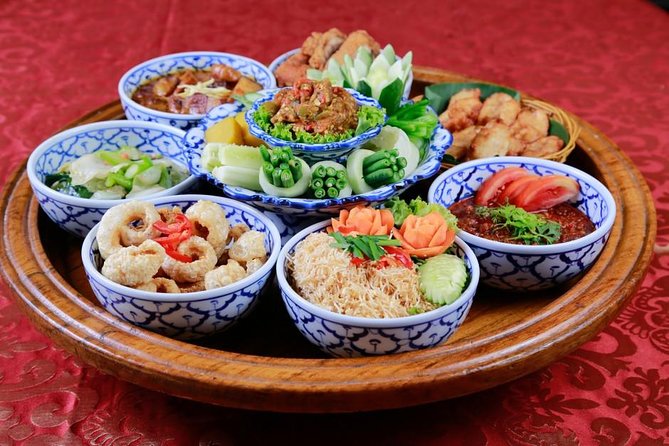 Chiang Mai Traditional Khan Toke Meal & Cultural Performance - Overview and Experience