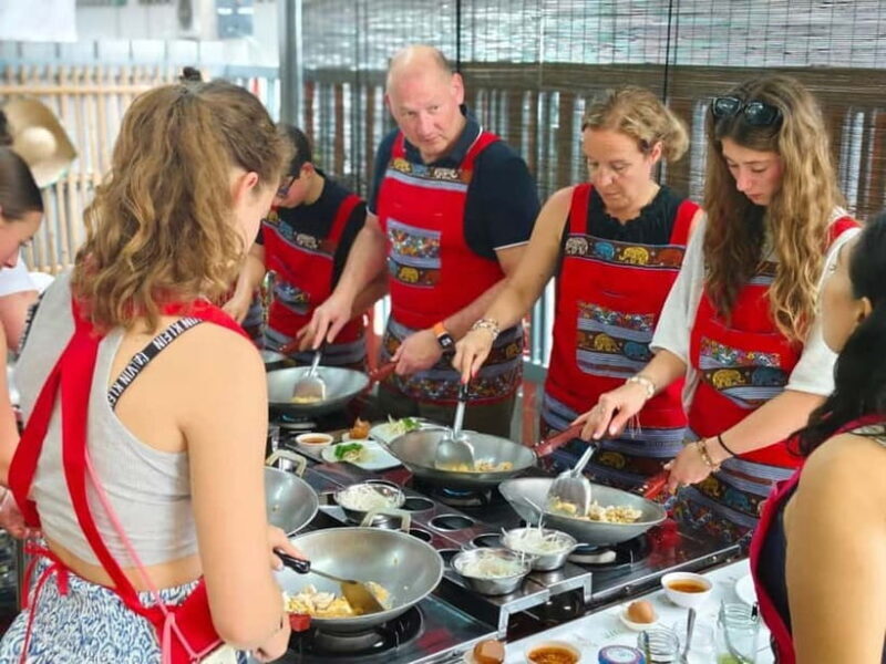 Chiang Mai: Traditional Thai Cooking Class with Market Tour - Who Should Consider This Tour?