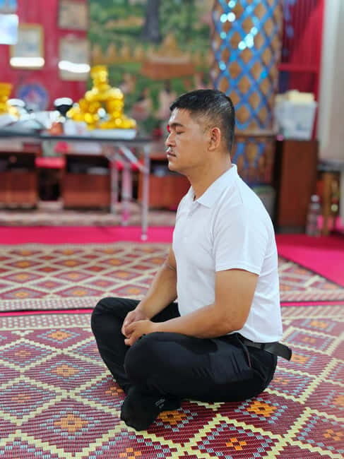 Chiang Mai: Wat Chai Sri Phoom Evening Chanting & Meditation - An In-Depth Look at the Experience
