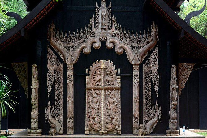 Chiang Mai White and Blue Temple Black Museum and Golden Triangle - FAQ