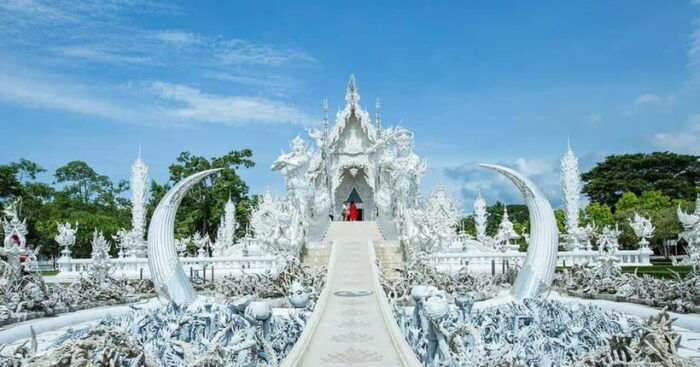Chiang Mai: White Temple, Golden Triangle & Boat Tour - Transportation and Group Size
