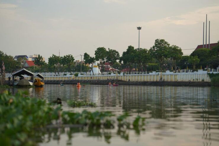 Chiang Mai:Explore Kayaking Through Mae Ping River on Sunset - Pricing and Booking Details