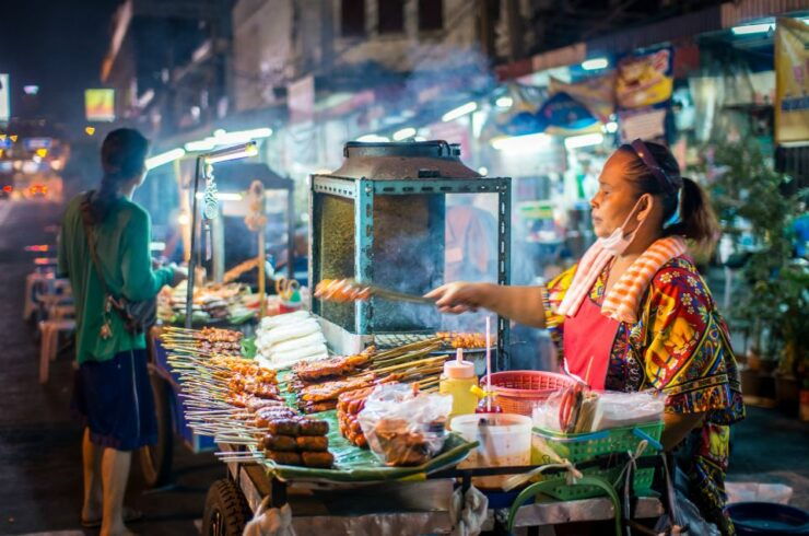 Chiang Mai's Highlights: Sightseeing Night Bike Tour - Activity Details and Booking Information