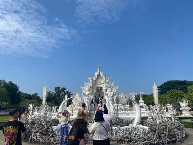 Chiang Rai: 3 Temples, Long Neck Village & Lalitta Café - FAQ