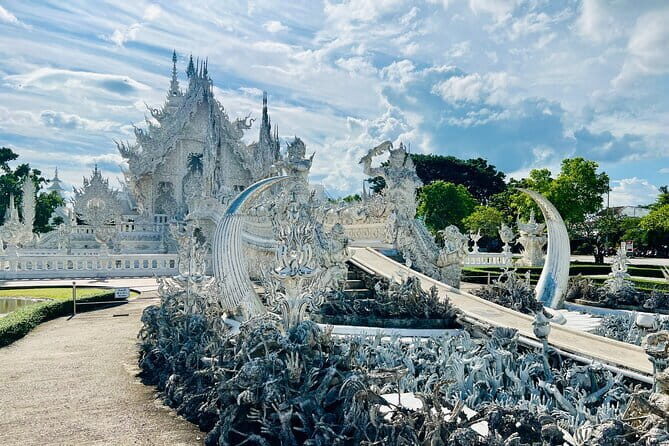 Chiang Rai: Discover 7 Must-See Spots & Lunch Buffet - What Makes This Tour Stand Out