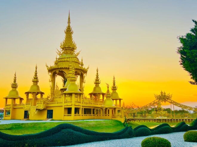 Chiang Rai: Discover 7 Must-See Spots & Lunch Included - Baan Dam Museum (Black House)