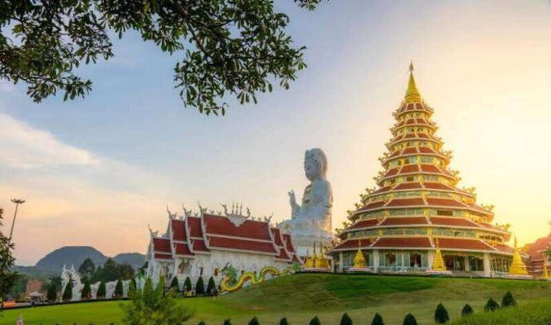 Chiang Rai: Excursion White, Blue,Red Temples & Lalitta Café - Who Should Consider This Tour?