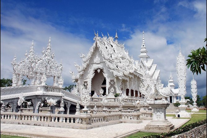 Chiang Rai & Golden Triangle in a Day - Visit the White Temple (Wat Rong Khun)
