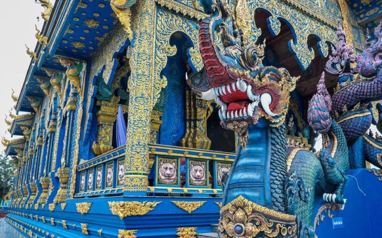 Chiang Rai: Guided Full-Day Highlights Tour With Thai Lunch - Taking in the Tea Farm Experience