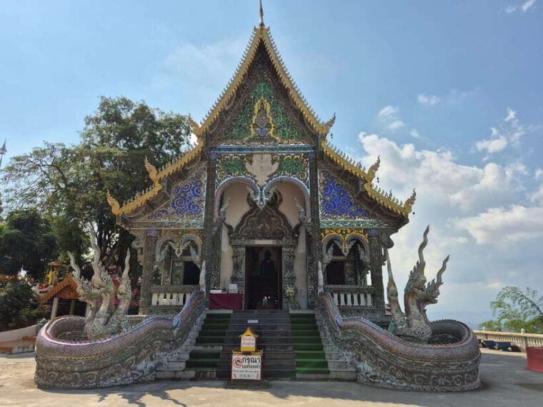 Chiang Rai : Half-Day Temple Tour in Chiang Rai (8 Am -1 Pm) - Wat Rong Suea Ten (Blue Temple)
