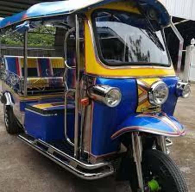 Chiang Rai: Half-Day Tuk-Tuk Temple Tour - The Transport: Traditional Tuk-Tuks with Local Flavor