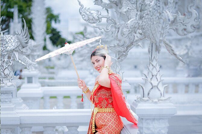 Chiang Rai Photos of traditional Thai costumes White Temple - FAQ