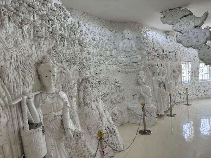 Chiang Rai: Private Half Day Tour Temples & Lalita Cafe - Practical Details & What to Expect