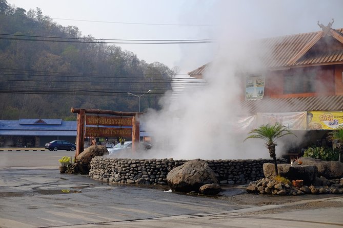 Chiang Rai : Small-Group Day Trip From Chiang Mai City With Golden Triangle - Tour Guide