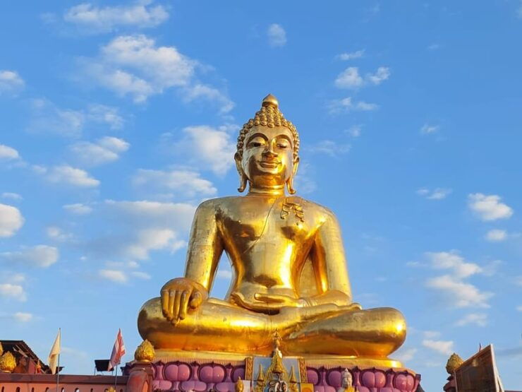 Chiang Rai: Temple Treasures & Popular Sightseeings (Buffet) - Key Points