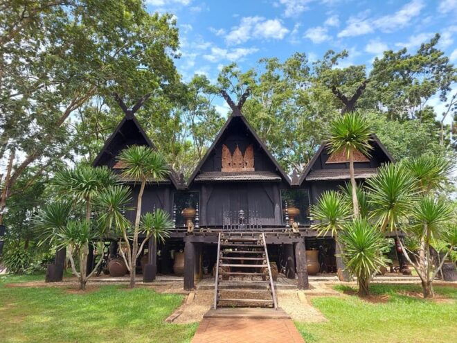 Chiang Rai: Temple Treasures & Popular Sightseeings (Buffet) - Inclusions and Transportation