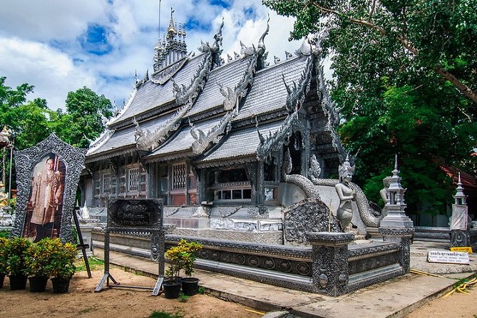 Chiang Rai Temples Private Tour From Chiang Mai With Lunch - Personalized Guidance From Your Guide
