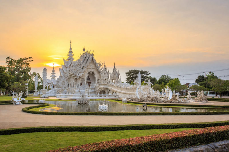 Chiang Rai Temples Tour: White Temple, Blue Temple & Red Temple - Three Chiang Rai temples, one long day from Chiang Mai