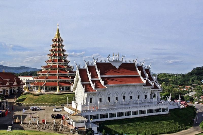 Chiang Rai Temples Tour: White Temple, Blue Temple & Red Temple - The drive shapes the whole experience