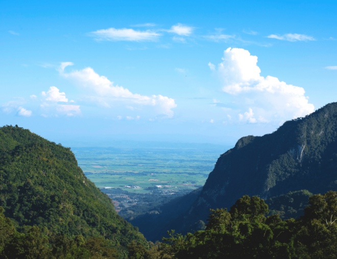 Chiang Rai: Temples, Waterfalls, Golden Triangle Guided Tour - Cultural Experiences
