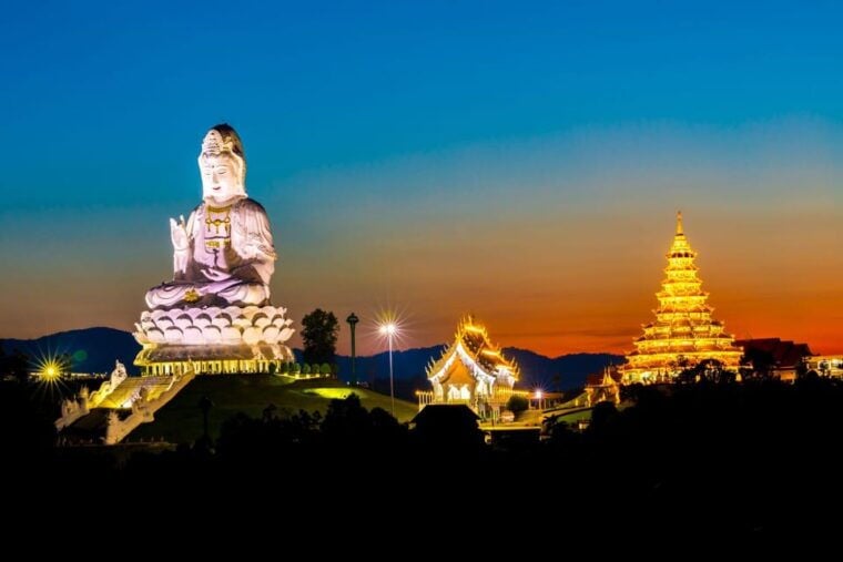 Chiang Rai Tour: White & Blue & Big Buddha (Red)Temples - Included Activities and Optional Extras