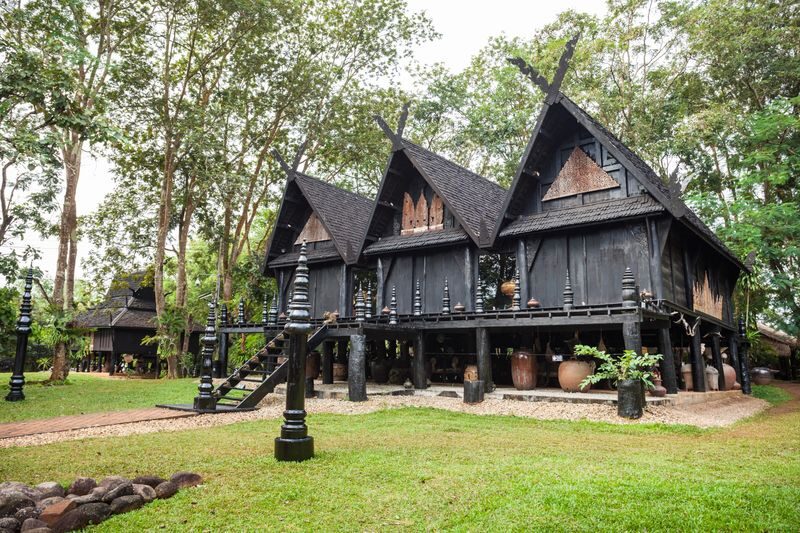 Chiang Rai White, Blue Temple, Black House Museum, Hot Spring Tour - A long day made easier by a guide