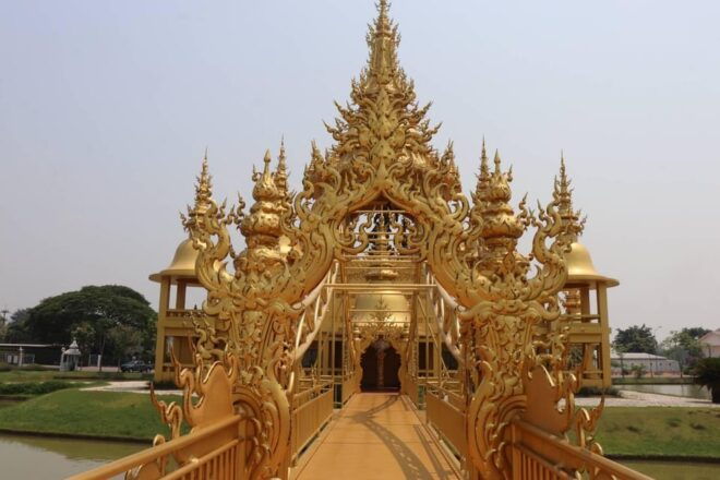 Chiang Rai White & Blue Temple, Black Museum, Lalitta Cafe - Visiting the White Temple
