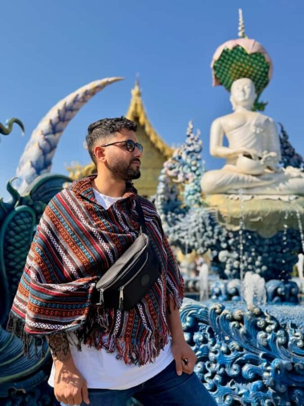 Chiang Rai: White & Blue Temples + Black House Half-Day Tour - Practical Tips for Your Trip