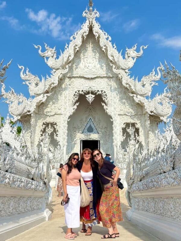 Chiang Rai: White & Blue Temples + Black House Half-Day Tour - Good To Know