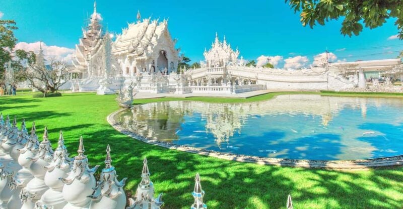 Chiang Rai: White & Blue Temples, Black House & Lunch, Guide - Good To Know