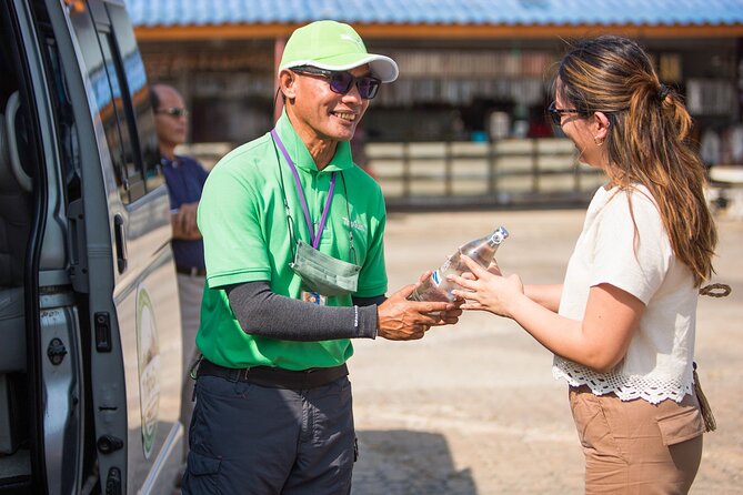 Chiang Rai White Temple, Blue Temple, Black House From Chiang Mai - Common Questions