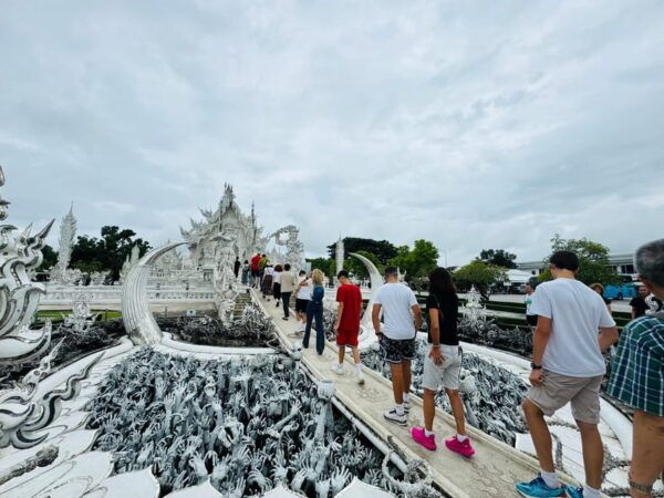Chiang Rai: Wonderful Temples & Major Sites | Buffet Lunch - Break Down