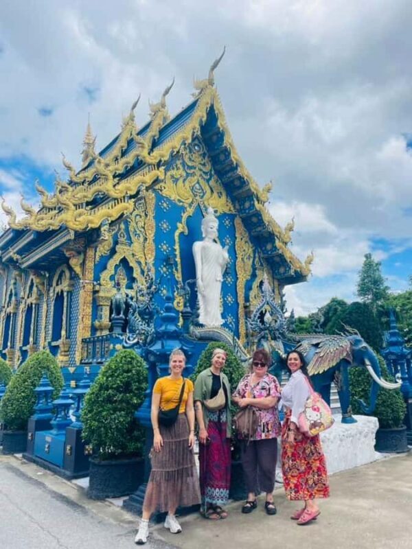 ChiangRai:Full Package!Temples,Long Neck,The Golden Triangle - Good To Know