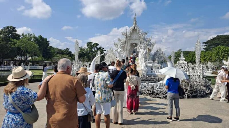 ChiangRai:Full Package!Temples,Long Neck,The Golden Triangle - The Experience of the Tour