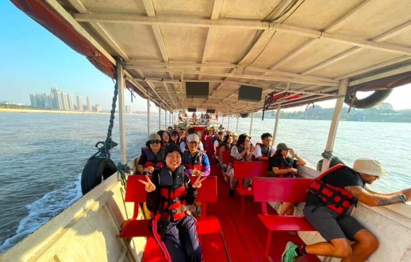 ChiangRai:Full Package!Temples,Long Neck,The Golden Triangle - The Journey Begins: From Chiang Mai to Chiang Rai