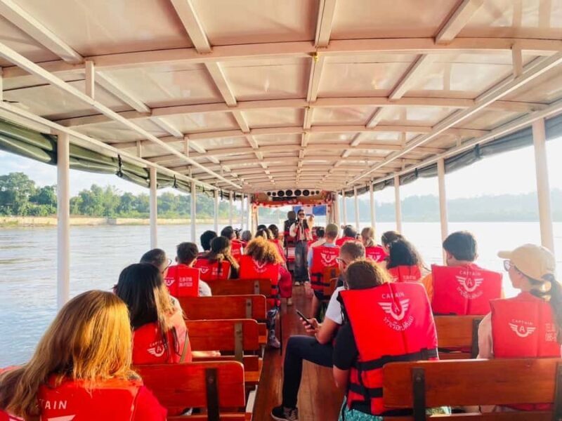 ChiangRai:Full Package!Temples,Long Neck,The Golden Triangle - Exploring the Golden Triangle and the Mekong River