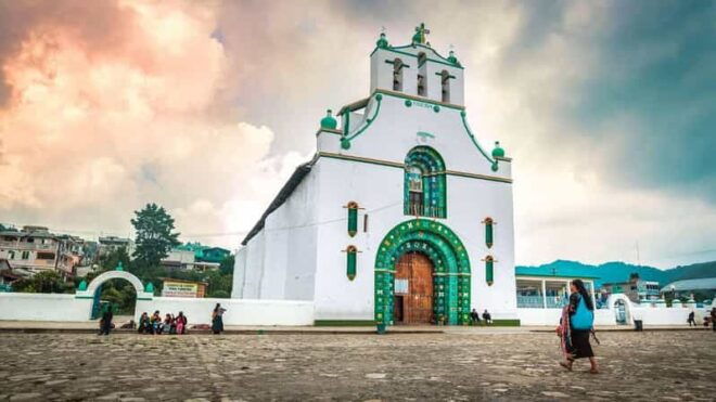 Chiapas: San Juan Chamula - Zinacantan - Textile Crafts and Polygamy
