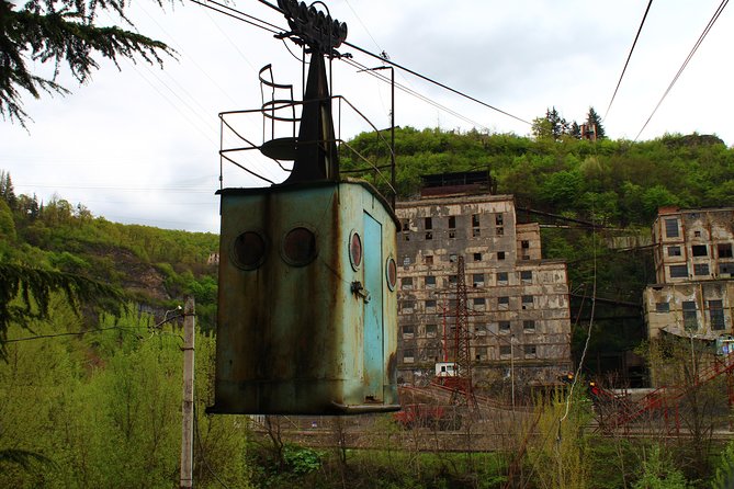 Chiatura. Soviet Past in the Present. + Katskhi Pillar - Soviet-Era Chiatura: Industrial Ruins Exploration