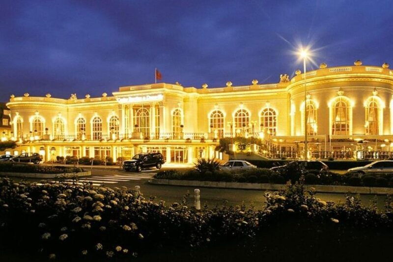 Chic & Private Escape to Deauville & Honfleur From Le Havre - Luxurious Transportation and Pickup