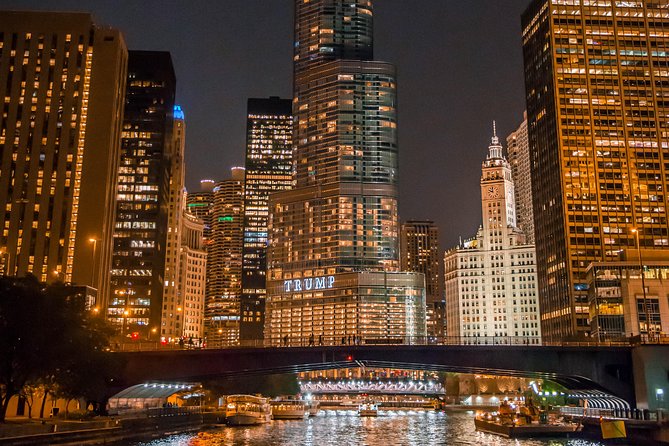 Chicago 3D Fireworks Cruise - Pass by Chicago Landmarks and Learn Its History
