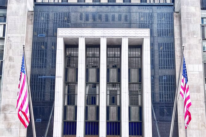 Chicago Art Deco Madness Walking Tour - Tour Inclusions and Experience