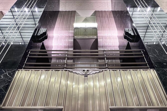 Chicago Art Deco Madness Walking Tour - Architectural Insights and Design Influences