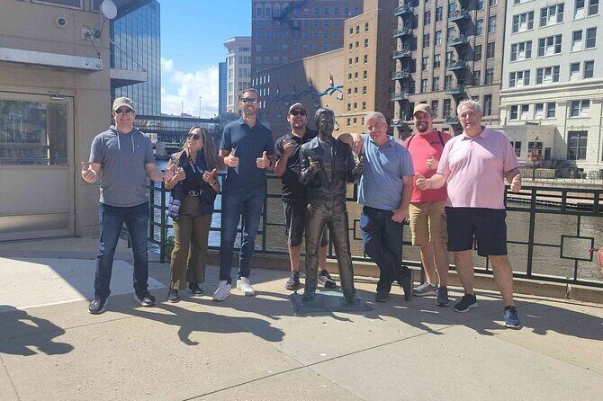 Chicago Bar Crawl: Chi-Town Showdown - Value and Practicality