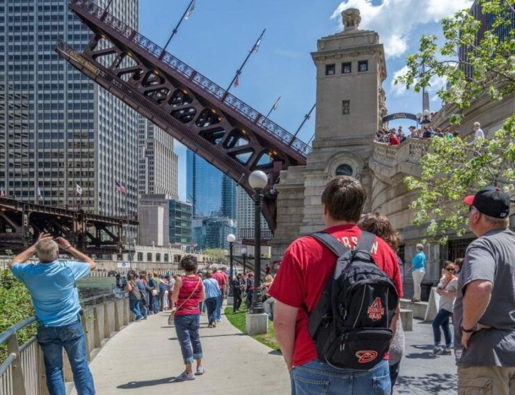 Chicago: Best of Attractions Walking Tour +Bike/Kayak Rental - Good To Know